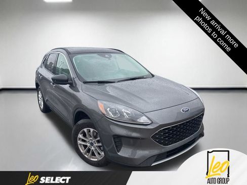Used 2022 Ford Escape SE w/ Convenience Package AWD/4WD image 2