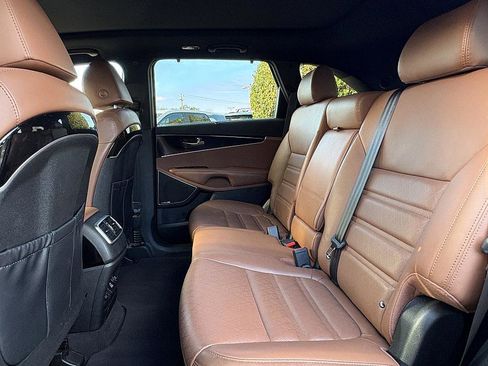 Used 2019 Kia Sorento SX image 10