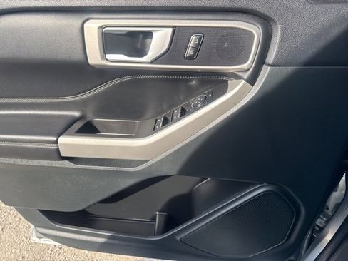 Used 2024 Ford Explorer XLT w/ Equipment Group 202A image 26