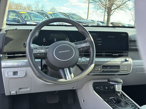 Used 2024 Hyundai Kona SEL image 13