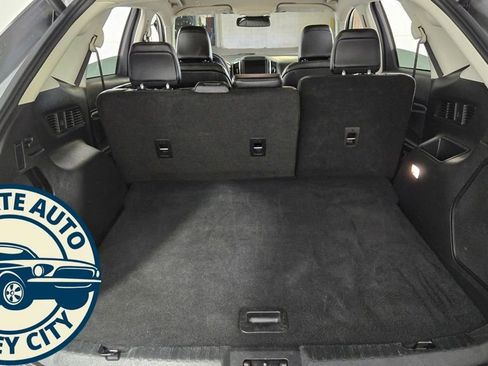 Used 2023 Ford Edge Titanium image 31