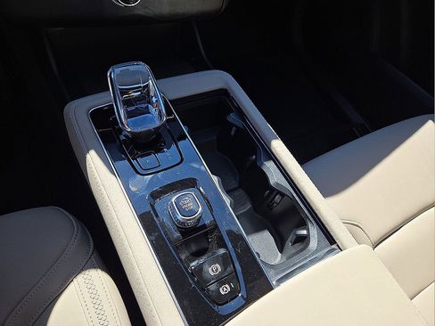 New 2026 Volvo XC90 B6 Plus w/ Protection Package Premier image 30