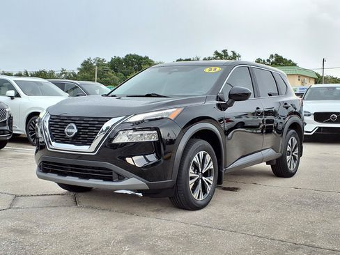 Used 2023 Nissan Rogue SV FWD image 3