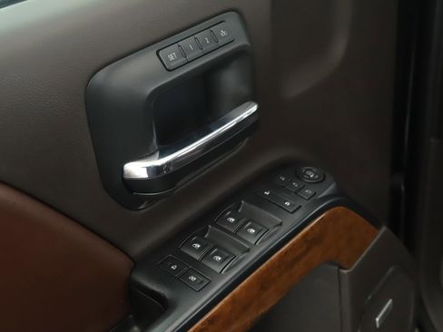 Used 2016 Chevrolet Silverado 1500 High Country w/ High Country Premium Package AWD/4WD image 8