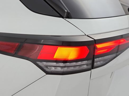 New 2026 Volkswagen Tiguan SE R-Line FWD image 35