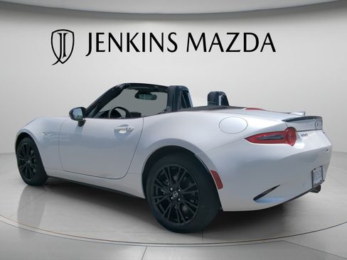 New 2026 MAZDA MX-5 Miata Club w/ Interior Package RWD image 5