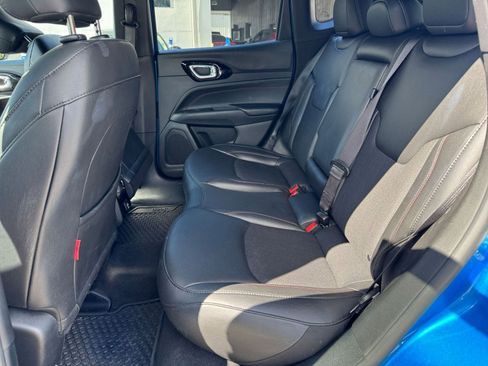 Used 2025 Jeep Compass Trailhawk image 24