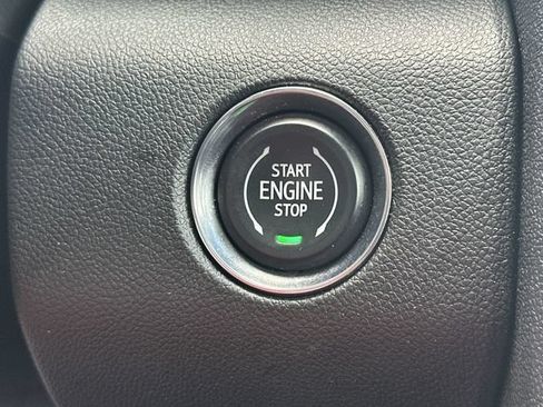 Used 2025 GMC Acadia Elevation w/ LPO, Roadside Safety Package AWD/4WD image 16