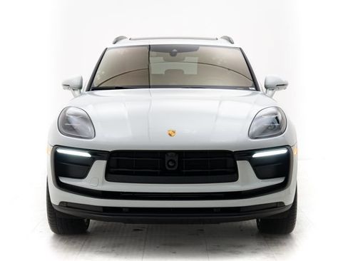 Certified 2026 Porsche Macan AWD/4WD image 33