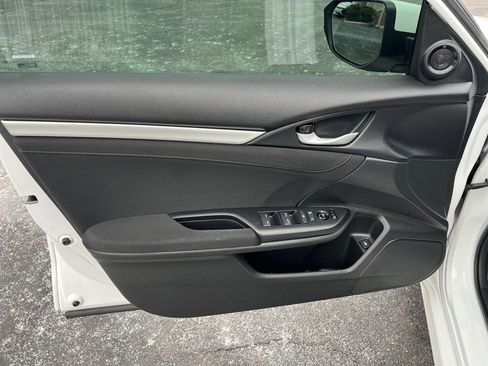 Used 2019 Honda Civic EX image 11