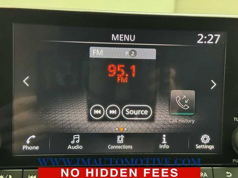 Used 2023 Nissan Rogue S image 22