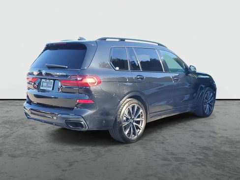 Used 2021 BMW X7 M50i image 3