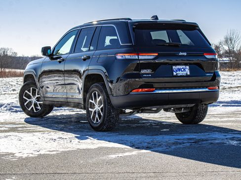 Used 2024 Jeep Grand Cherokee Limited image 13