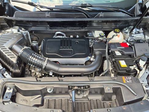 Certified 2023 GMC Acadia SLE w/ Driver Convenience Package FWD image 29