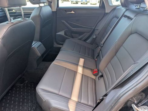 Used 2024 Volkswagen Jetta SE w/ Panoramic Sunroof Package FWD image 27