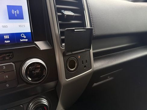 Used 2019 Ford F150 Lariat w/ Equipment Group 502A Luxury AWD/4WD image 32