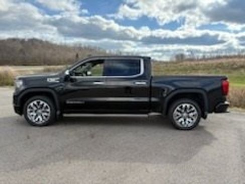 Used 2024 GMC Sierra 1500 Denali image 2