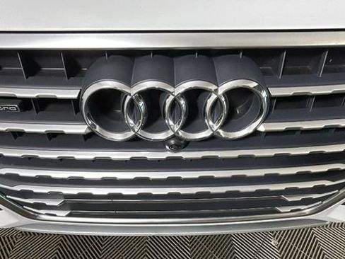 Used 2019 Audi Q7 3.0T Prestige w/ Prestige Package AWD/4WD image 8