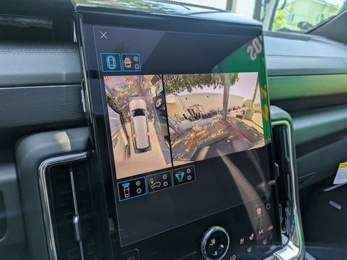 New 2026 GMC Yukon XL Denali w/ Sun & Power Step Package AWD/4WD image 17