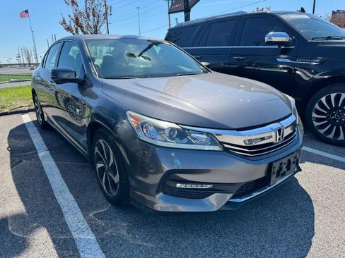 Used 2016 Honda Accord EX image 3