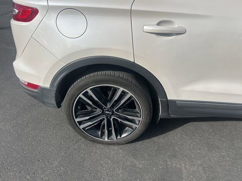 Used 2017 Lincoln MKC Reserve image 13