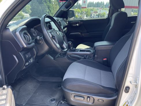 Certified 2023 Toyota Tacoma TRD Off-Road w/ Black Out Package (TMS) AWD/4WD image 12