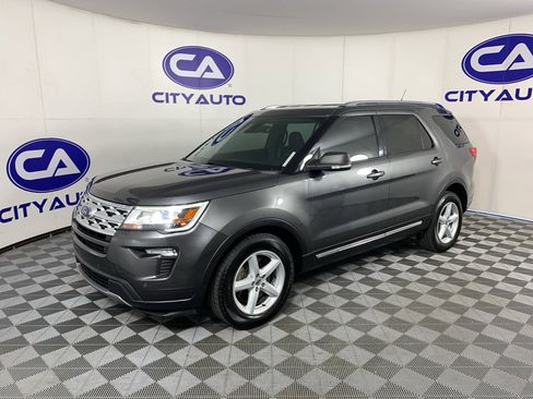 Used 2019 Ford Explorer XLT w/ Equipment Group 202A FWD image 7