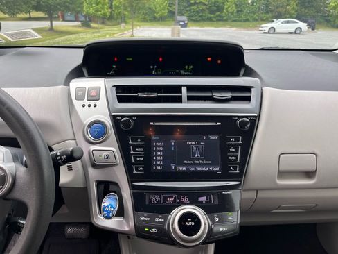 Used 2016 Toyota Prius V Two FWD image 16