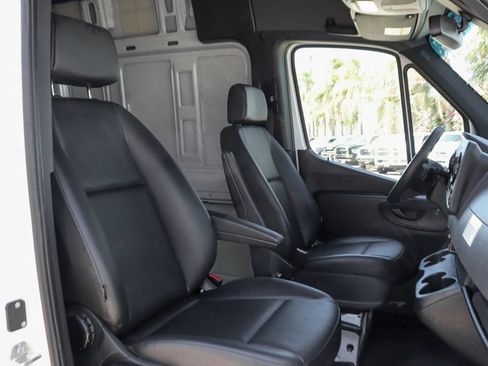 Used 2025 Mercedes-Benz Sprinter 2500 image 35
