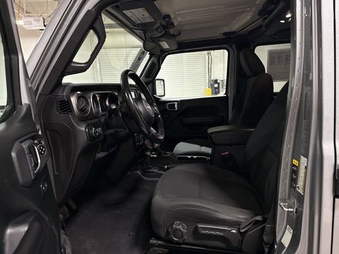 Used 2020 Jeep Gladiator Sport w/ Quick Order Package 24S AWD/4WD image 19