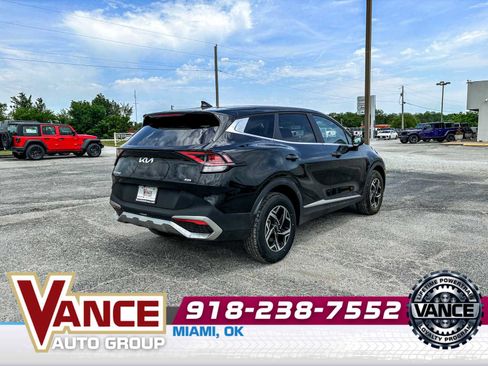 Used 2025 Kia Sportage LX AWD/4WD image 7