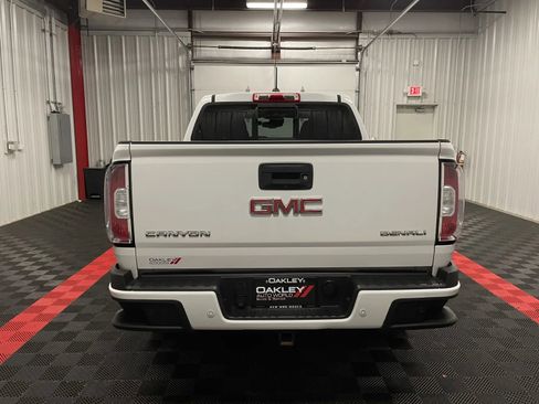Used 2019 GMC Canyon Denali image 3