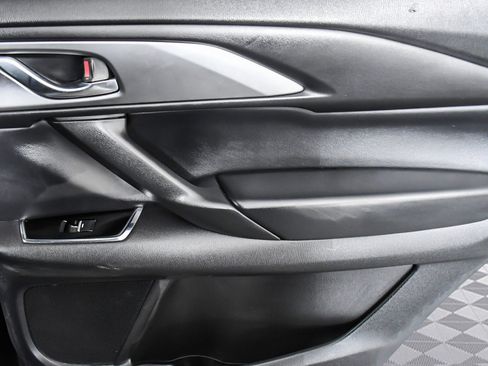 Used 2023 MAZDA CX-9 Touring image 29