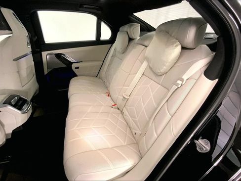 Certified 2023 BMW 760i xDrive w/ Executive Package AWD/4WD image 14