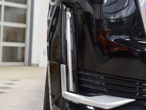 Used 2024 Cadillac Escalade ESV Premium Luxury Platinum AWD/4WD image 14
