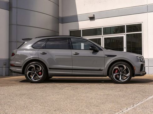 Certified 2025 Bentley Bentayga AWD/4WD image 5