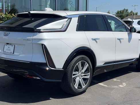 Certified 2024 Cadillac Lyriq Tech w/ Driver Assist Package AWD/4WD image 4