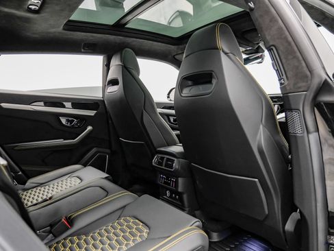Used 2022 Lamborghini Urus AWD/4WD image 82