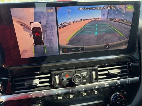 New 2026 Nissan Pathfinder SL image 16