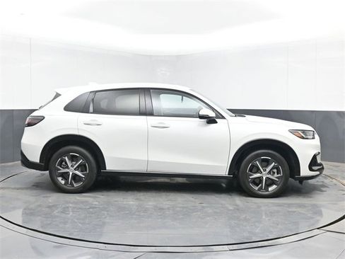 Used 2023 Honda HR-V EX-L image 11