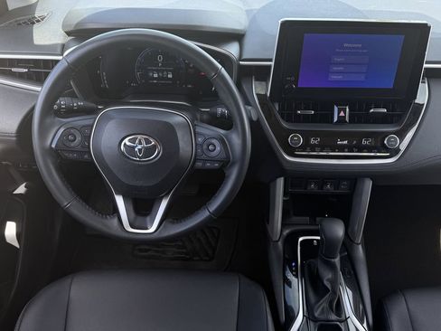 Used 2024 Toyota Corolla Cross XLE w/ Convenience Package AWD/4WD image 12