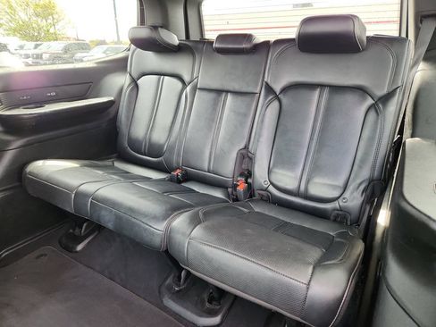 Used 2022 Jeep Wagoneer Series III w/ Flexible Seating Group AWD/4WD image 11