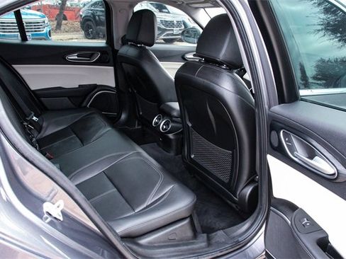 Used 2021 Alfa Romeo Giulia Sprint w/ Sun & Sound Package image 33