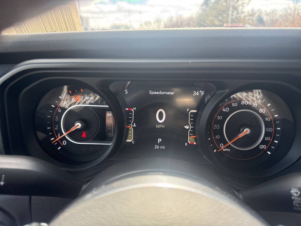 Used 2025 Jeep Wrangler Unlimited Sahara w/ Safety Group AWD/4WD image 25