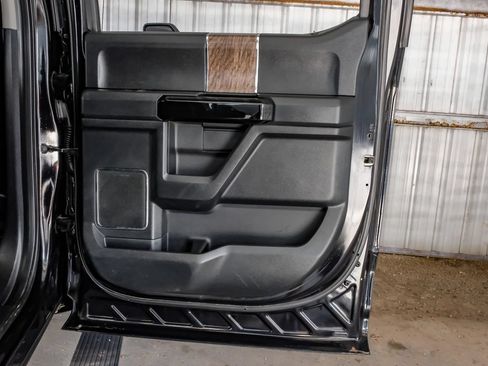 Used 2019 Ford F250 Lariat w/ Lariat Ultimate Package AWD/4WD image 46