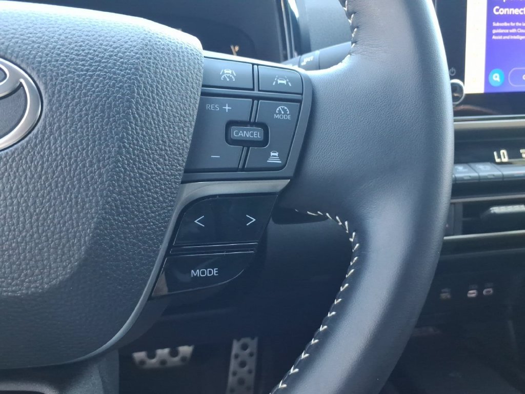 Used 2025 Toyota Camry SE w/ Convenience Package FWD image 23