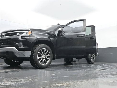 Used 2023 Chevrolet Silverado 1500 LT image 32