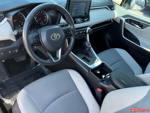Certified 2020 Toyota RAV4 XLE Premium FWD image 19
