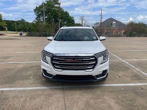 Used 2022 GMC Terrain SLT w/ Tech Package image 2