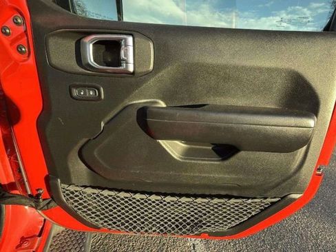 Used 2018 Jeep Wrangler Unlimited Sport S image 12